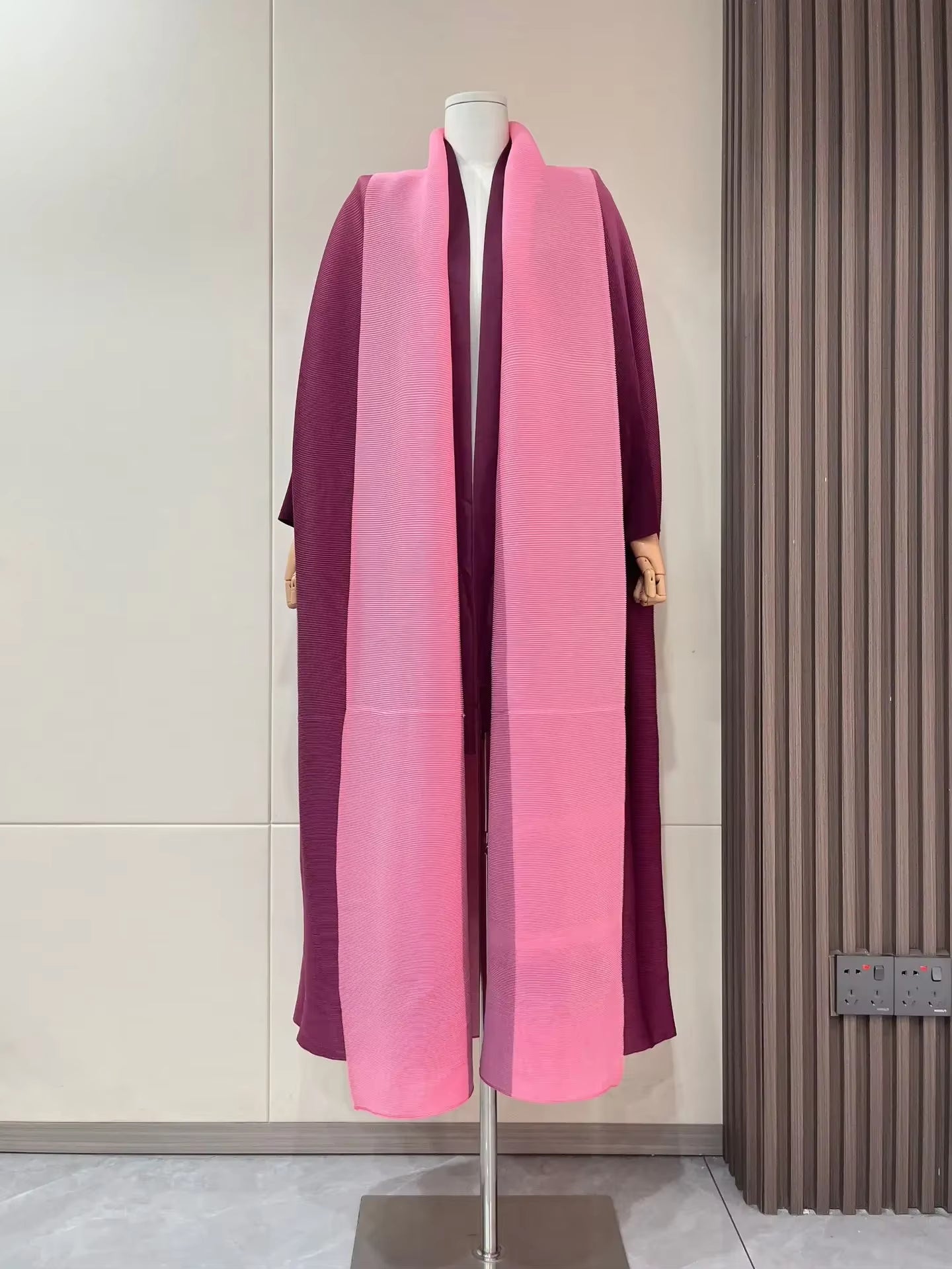 GLIDED GAZE CARDIGAN