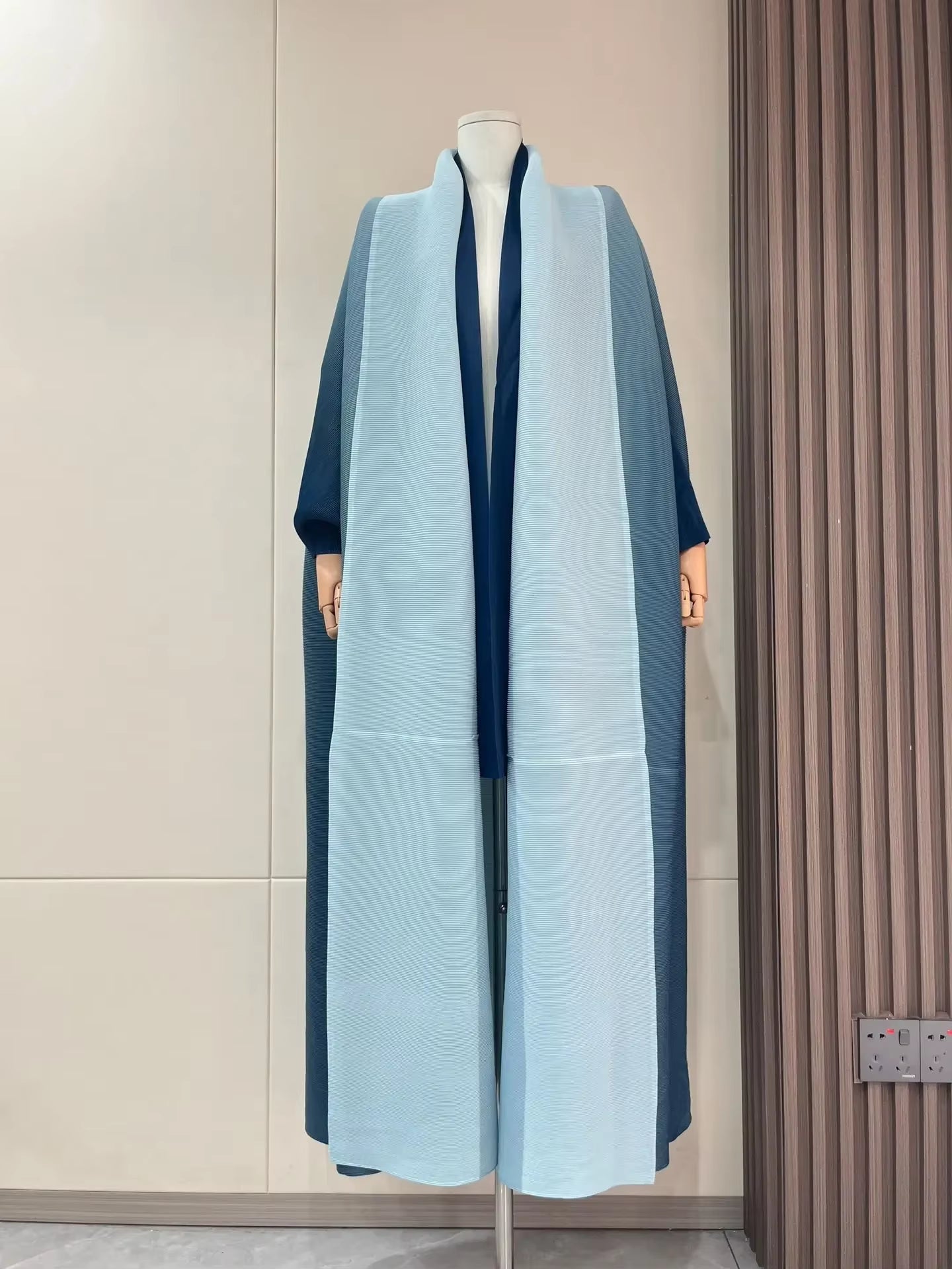 GLIDED GAZE CARDIGAN